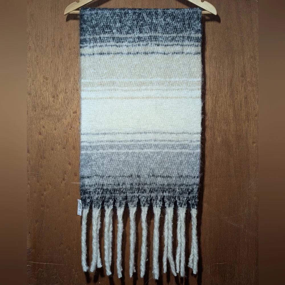 NWT Old Navy Monochrome Brushed Knit Scarf Tan Black Gray Ivory Chunky Stripes